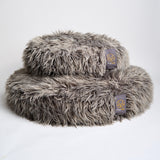 Comfy and fluffy dog beds in dark grey flokati